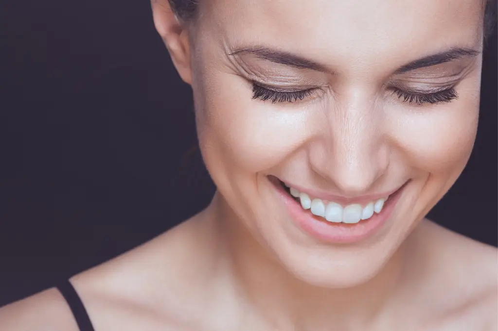 Should I Whiten My Teeth Before or After Bonding